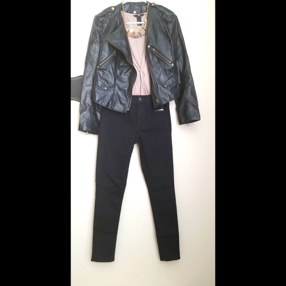 H&M Cross Front Top - Picture 15 of 16